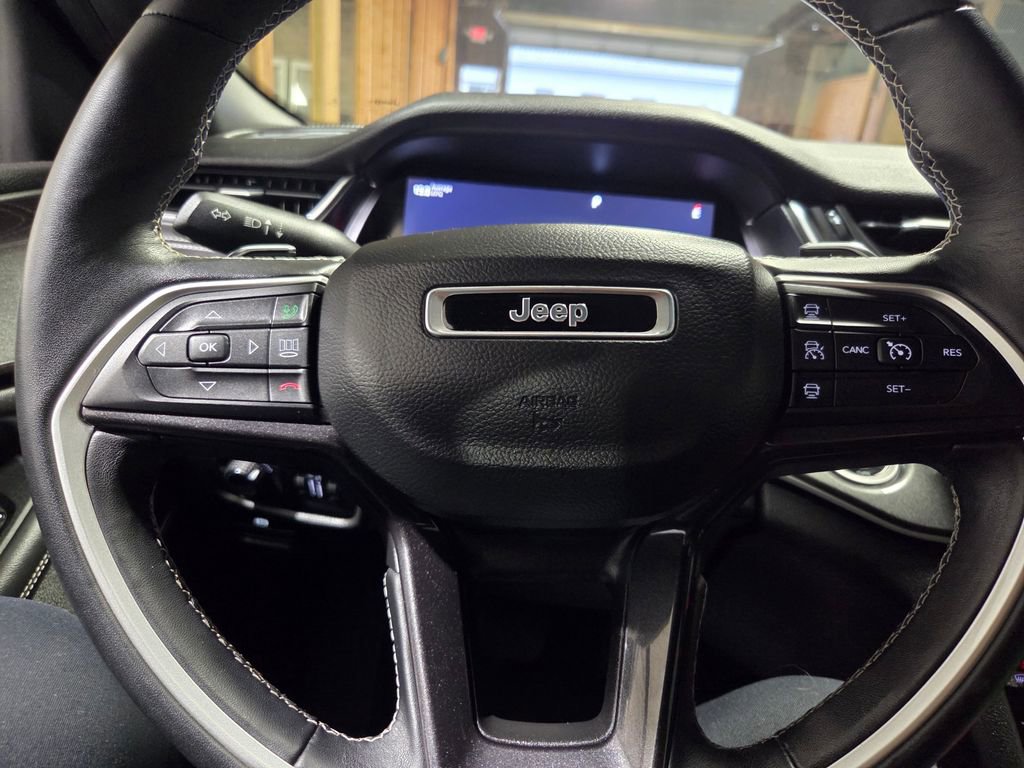 Used 2022 Jeep Grand Cherokee Altitude image 6