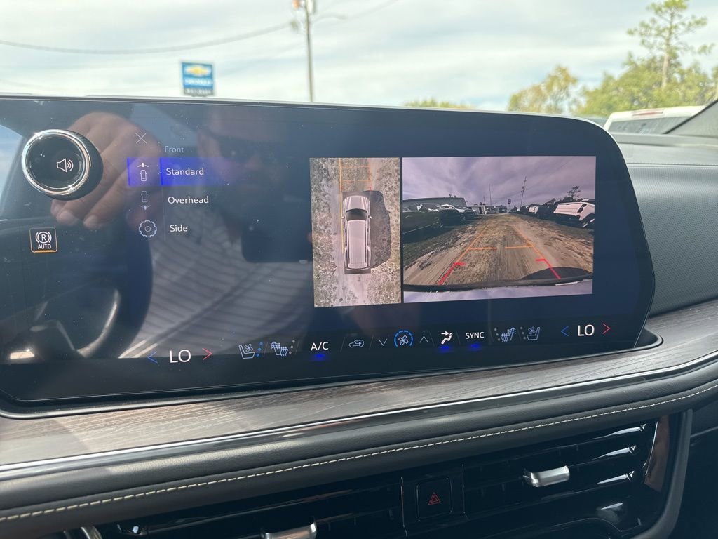 New 2026 Chevrolet Suburban Premier RWD image 15