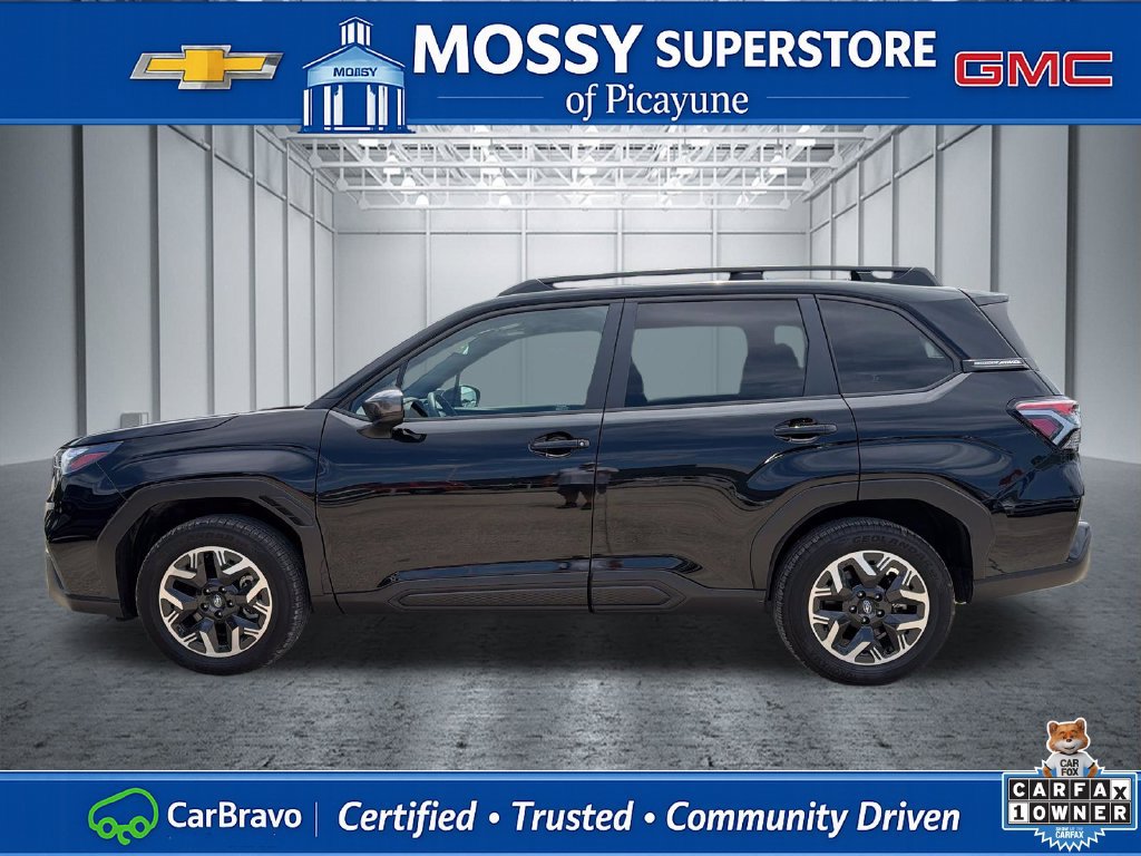 Used 2025 Subaru Forester Premium AWD/4WD image 3