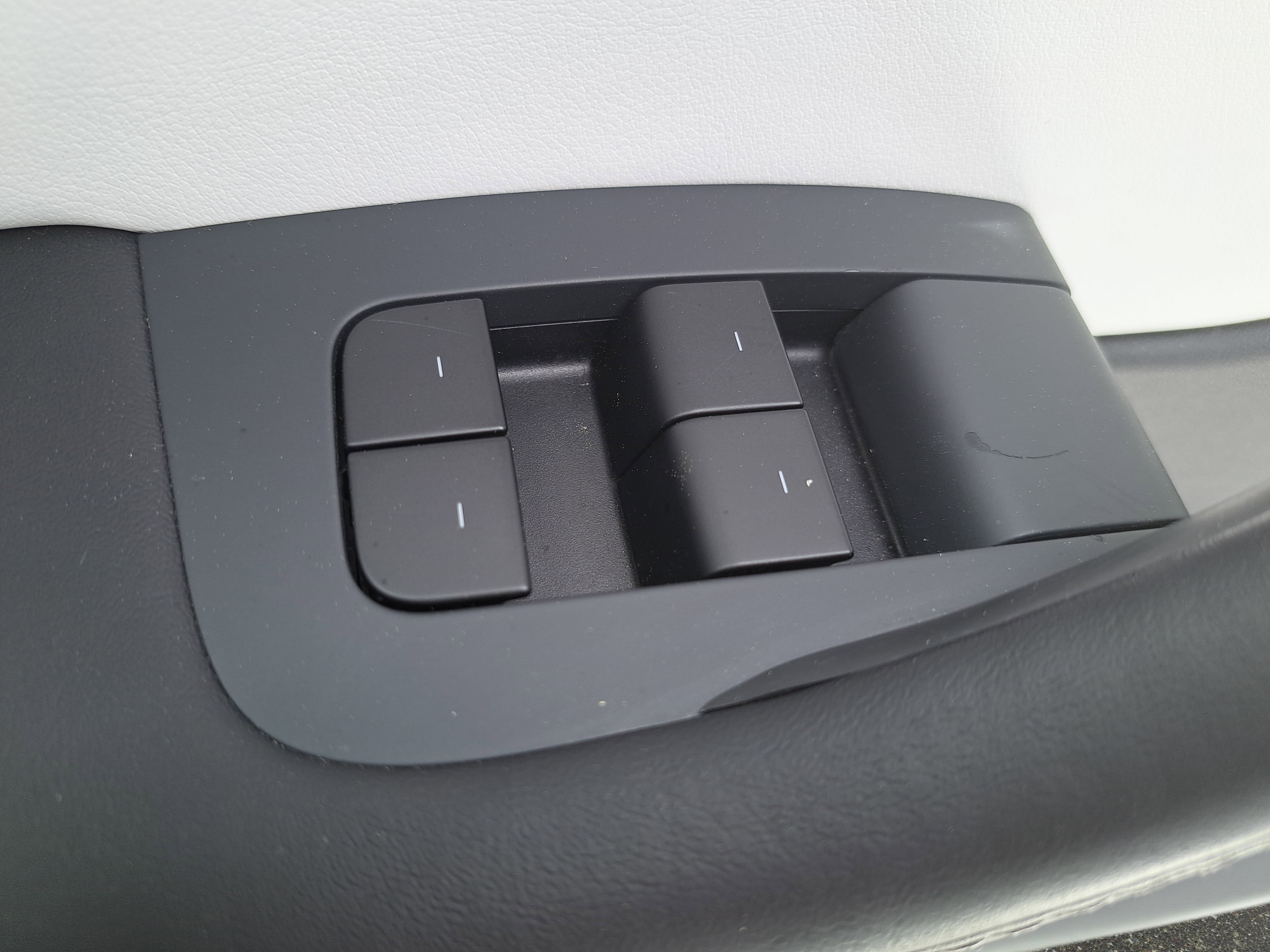 Used 2021 Tesla Model Y Long Range image 23