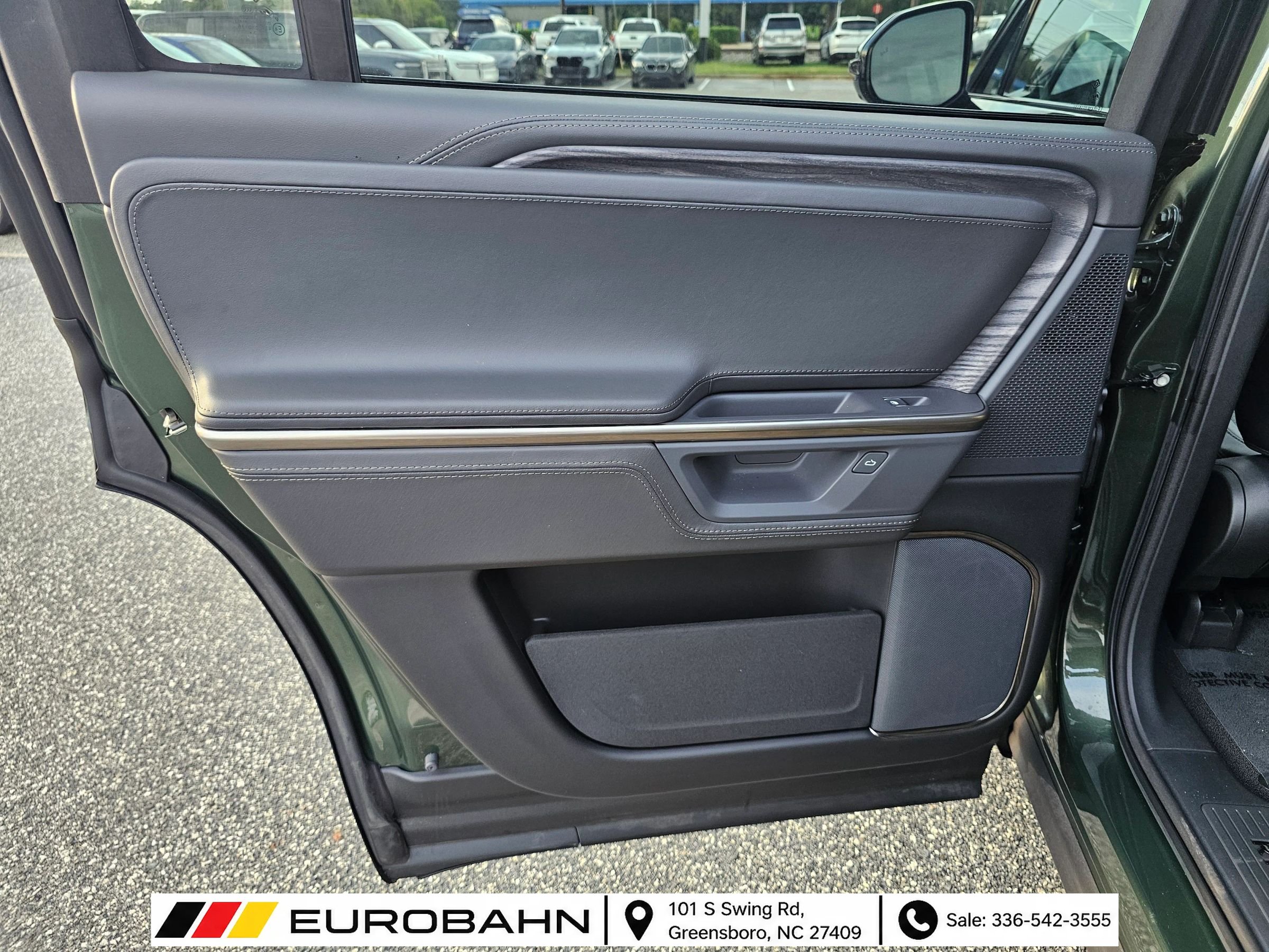 Used 2025 Rivian R1S Adventure Dual AWD/4WD image 26