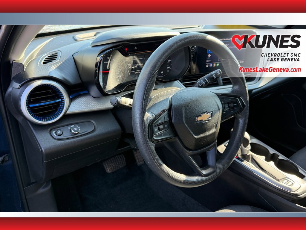 Used 2024 Chevrolet Trax LS w/ LS Convenience Package FWD image 16