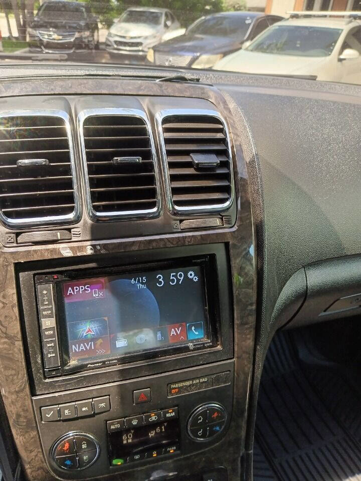 Used 2012 GMC Acadia Denali image 7