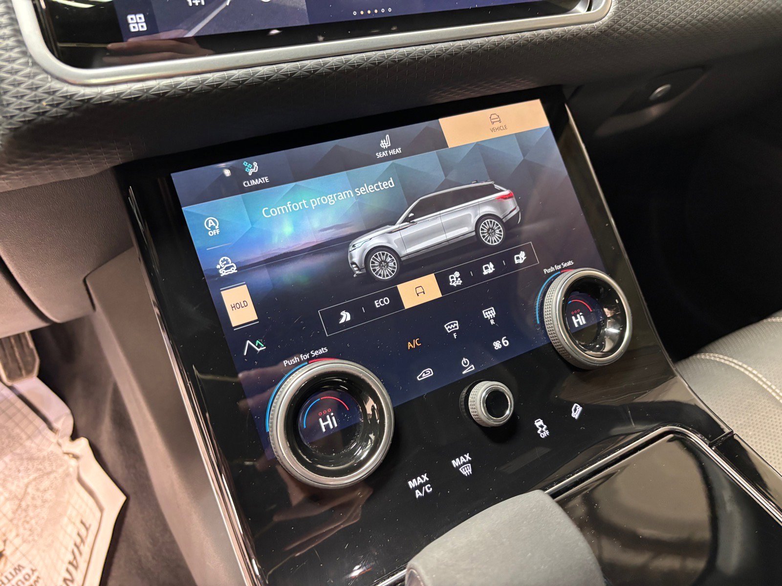 Used 2023 Land Rover Range Rover Velar R-Dynamic S AWD/4WD image 16