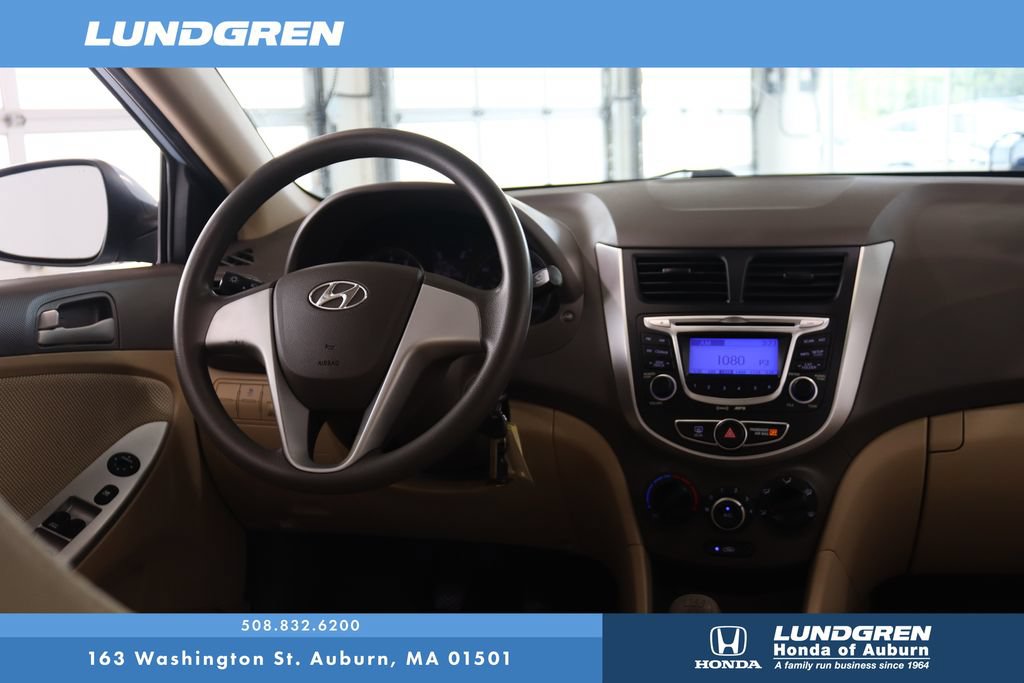 Used 2012 Hyundai Accent GLS w/ Comfort Pkg 2 FWD image 4