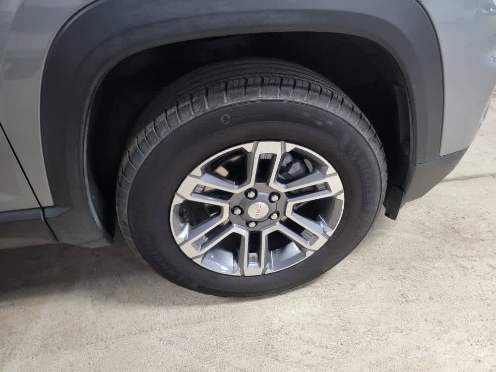Used 2025 GMC Terrain Elevation AWD/4WD image 9