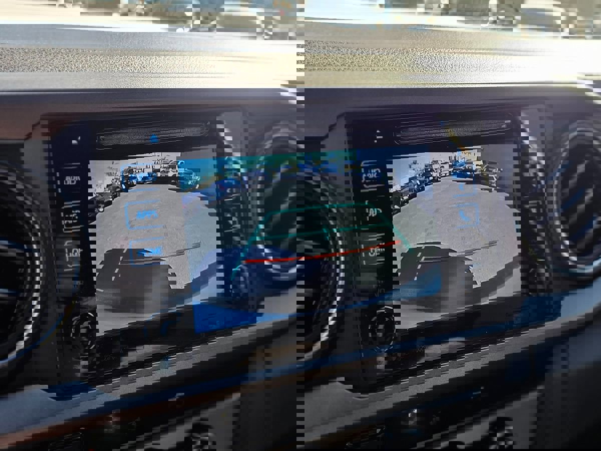 Used 2017 Toyota Tacoma TRD Sport w/ Tow Package image 29