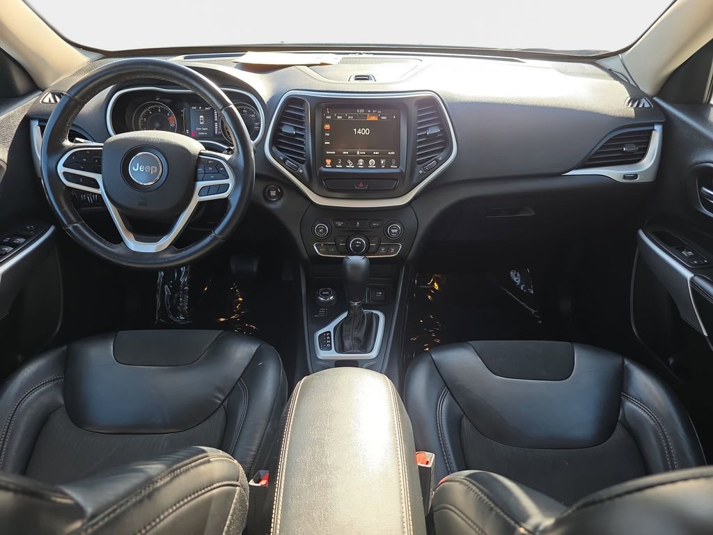 Used 2018 Jeep Cherokee Latitude Plus AWD/4WD image 10