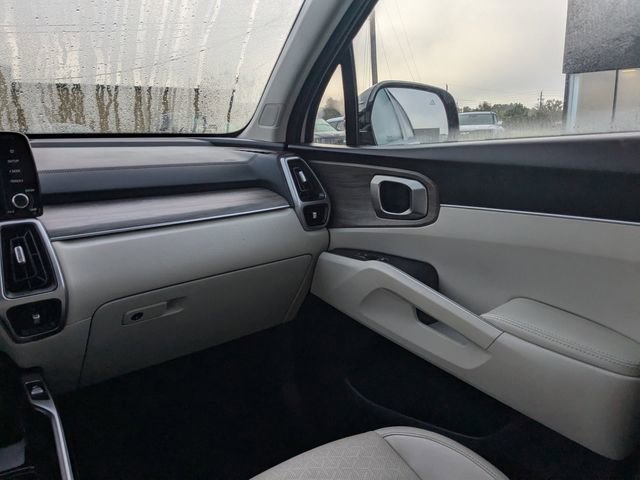 Used 2022 Kia Sorento EX image 15