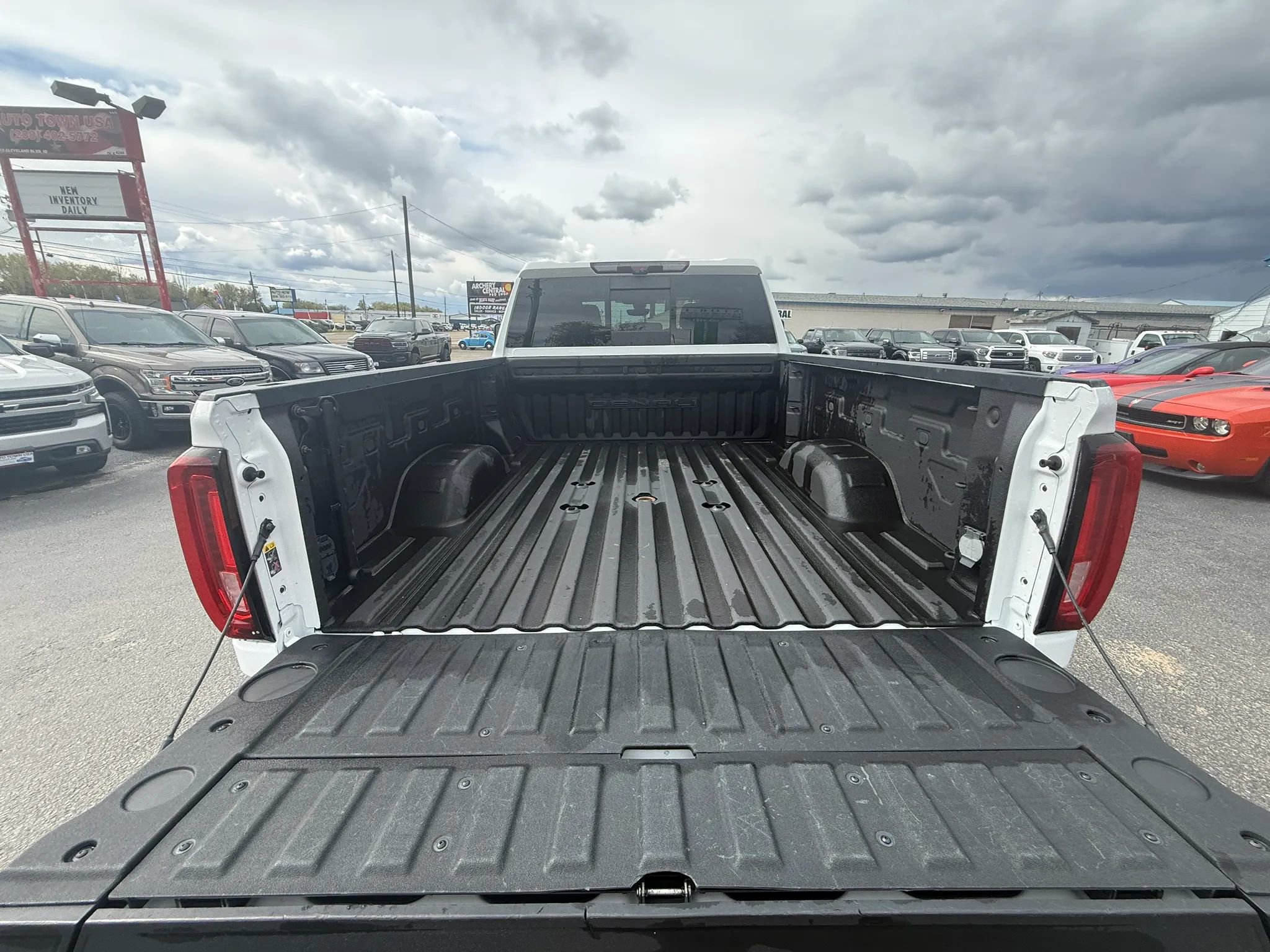 Used 2021 GMC Sierra 3500 Denali w/ Denali Ultimate Package AWD/4WD image 13