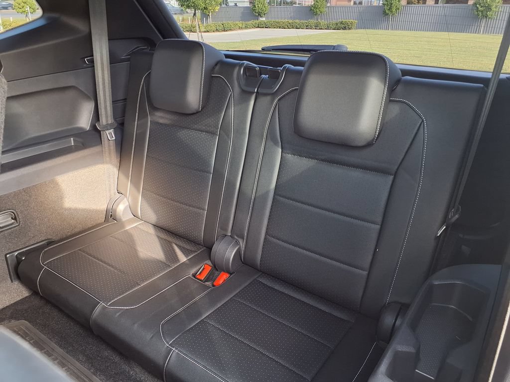 Used 2021 Volkswagen Tiguan SE R-Line FWD image 20