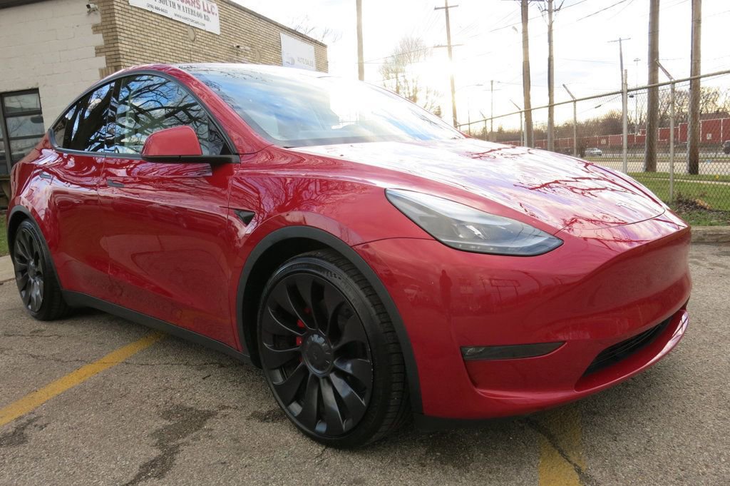 Used 2023 Tesla Model Y Performance image 1