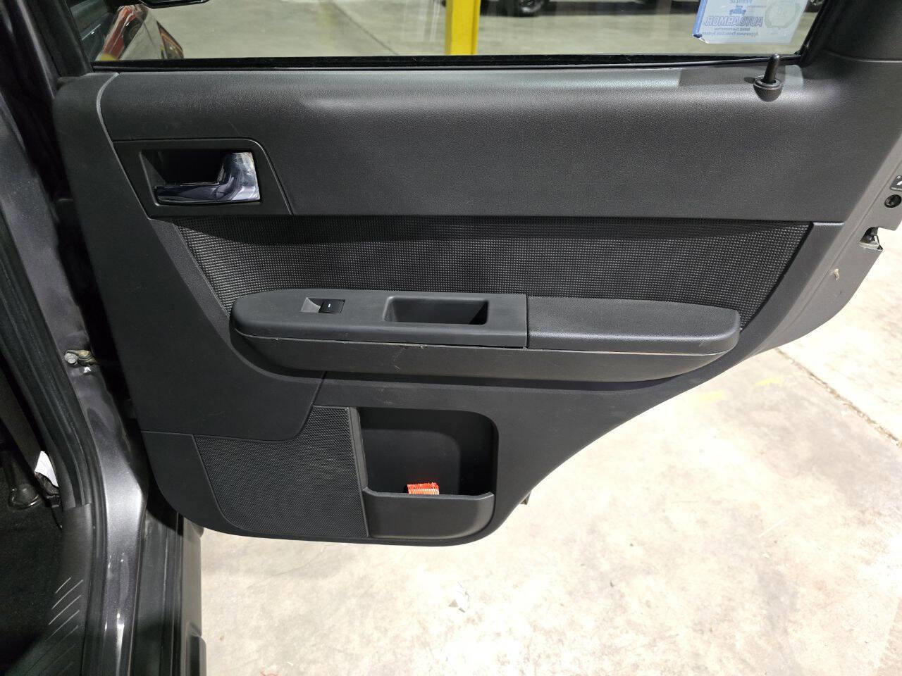 Used 2009 Ford Escape Limited image 29