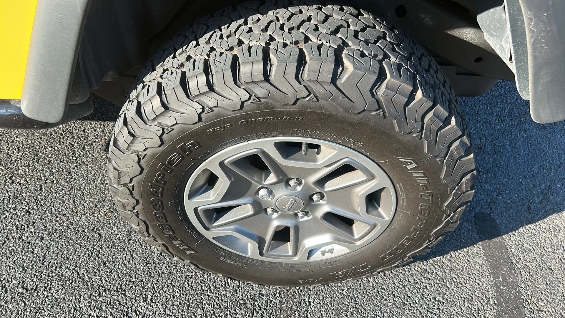 Used 2004 Jeep Wrangler 4WD image 26