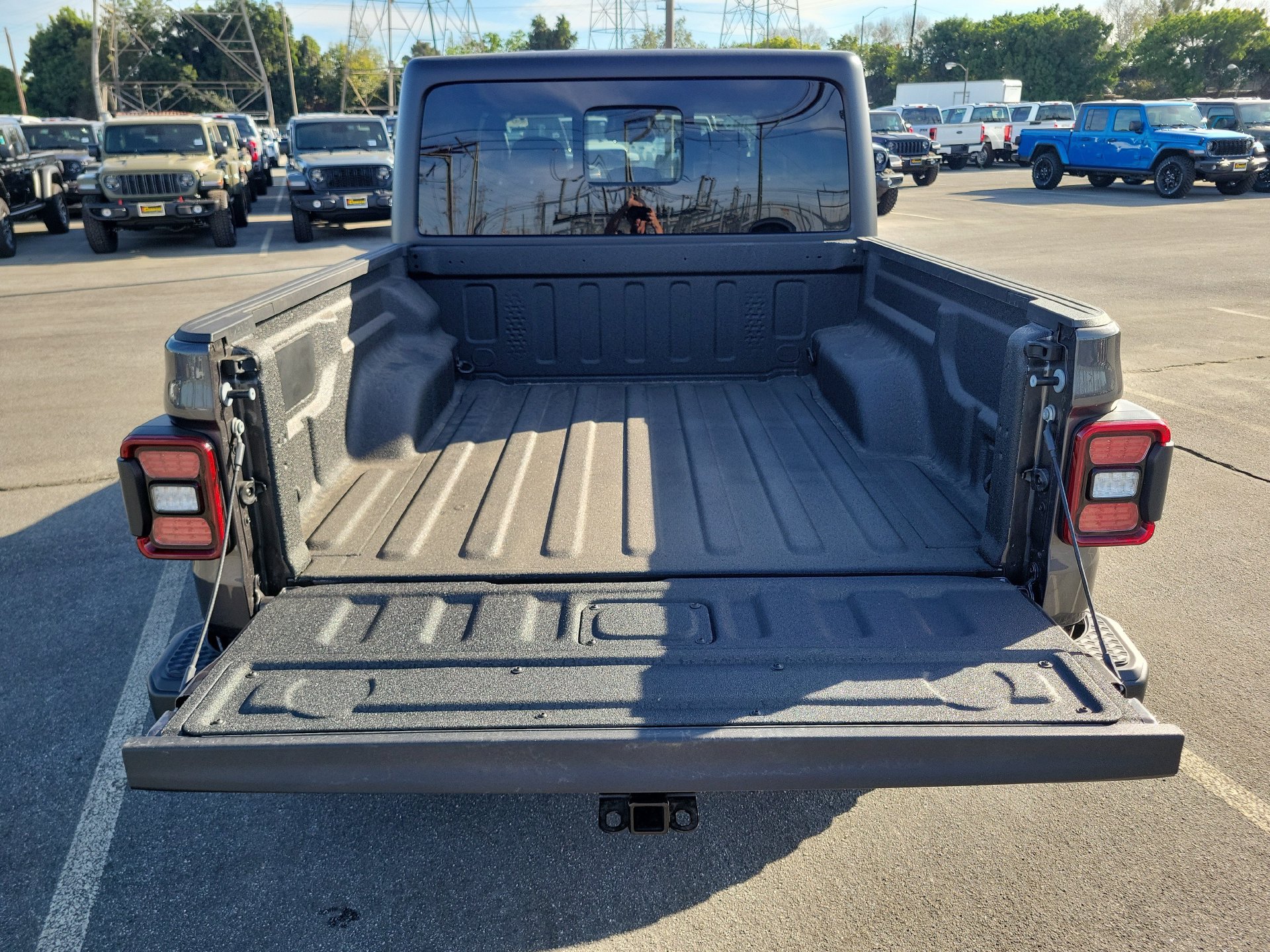 New 2026 Jeep Gladiator Sport AWD/4WD image 16