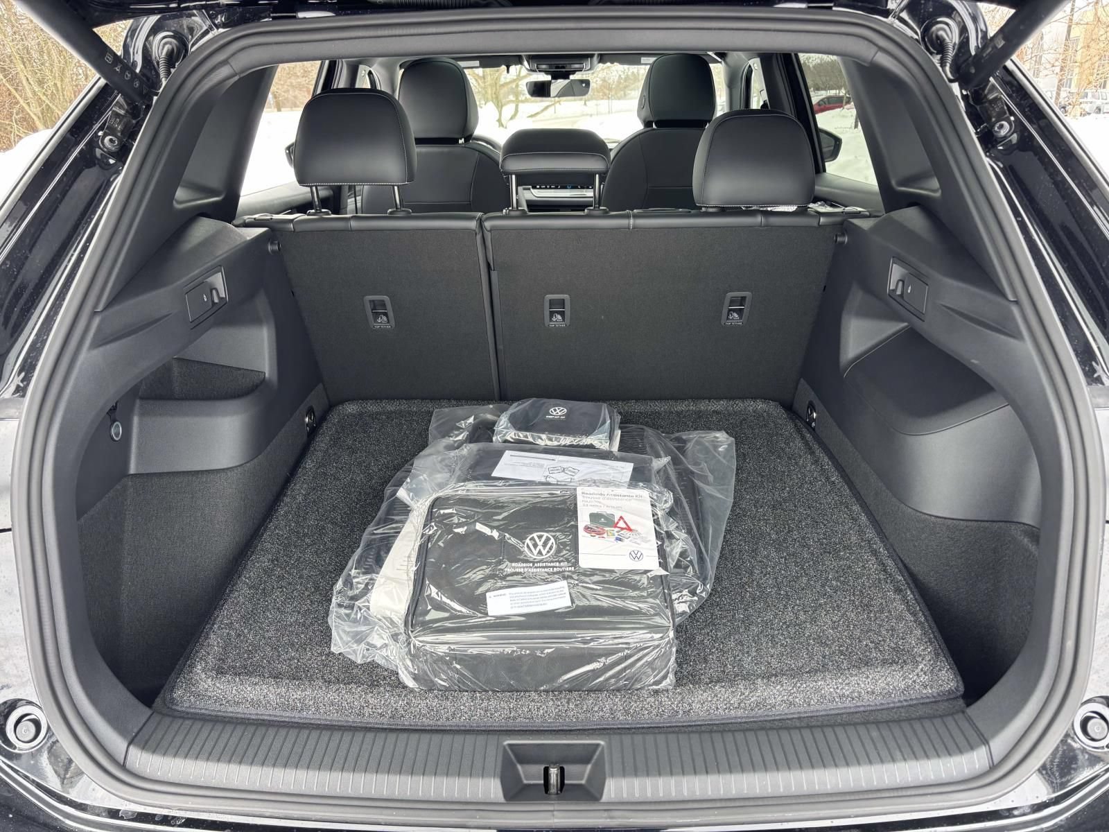 New 2026 Volkswagen Tiguan SE R-Line AWD/4WD image 9