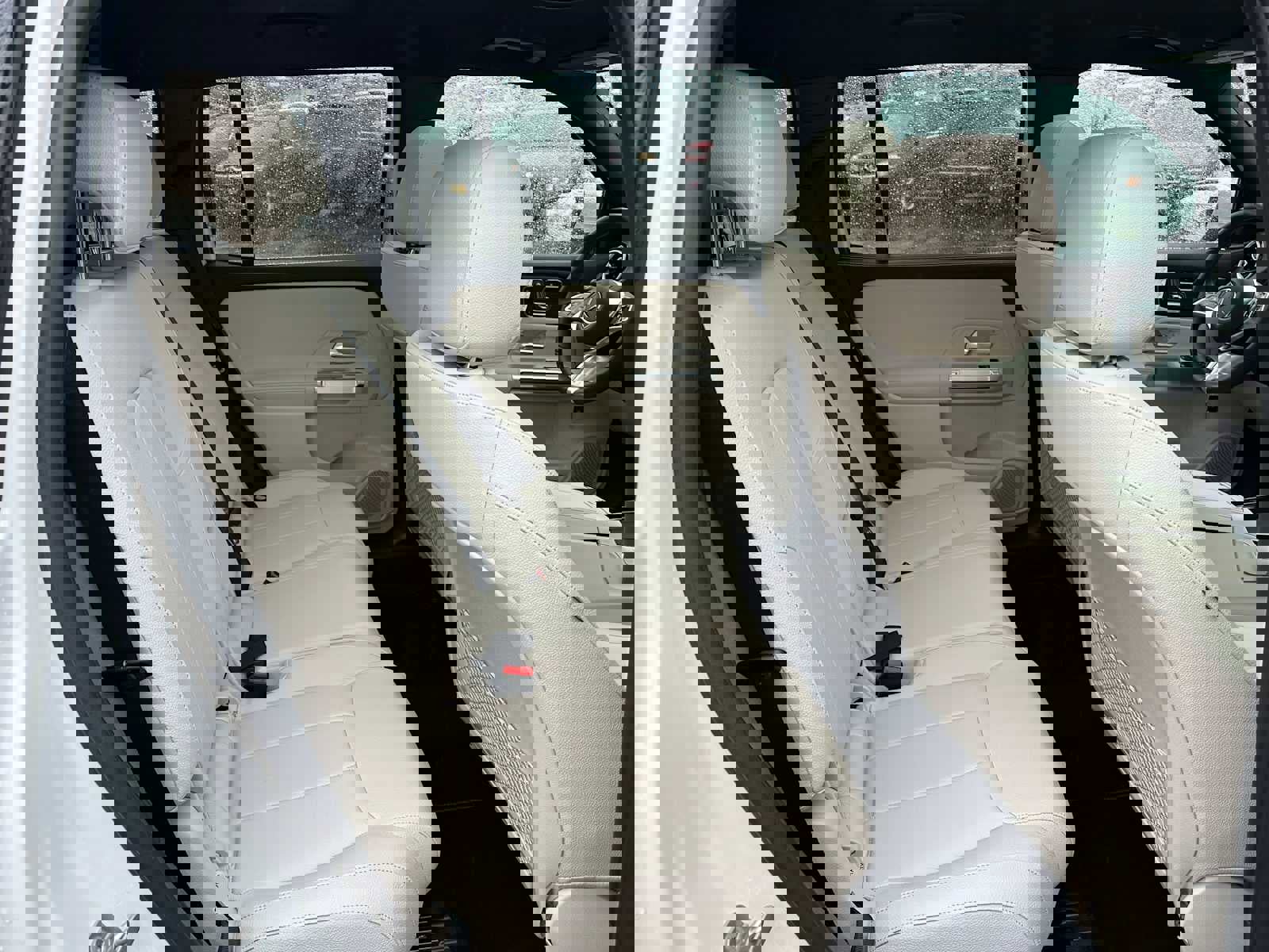 Used 2026 Mercedes-Benz GLB 250 4MATIC image 12