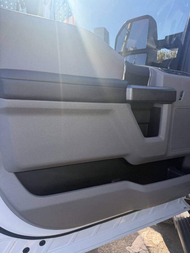 Used 2022 Ford F250 XLT w/ XLT Value Package AWD/4WD image 4