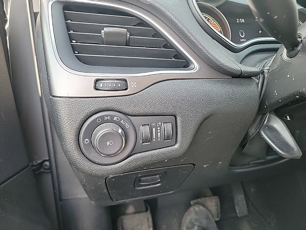 Used 2022 Jeep Cherokee Latitude Lux image 17