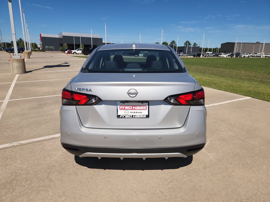 Used 2025 Nissan Versa SV FWD image 6