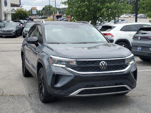 Certified 2023 Volkswagen Taos SE FWD image 3