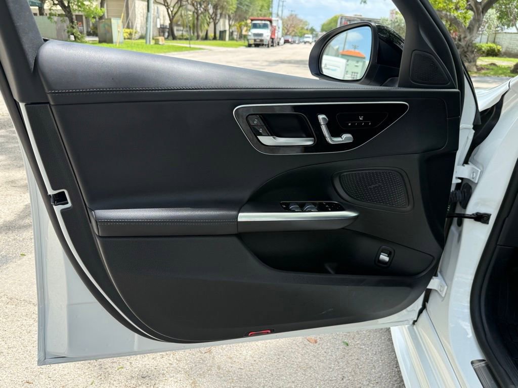 Used 2024 Mercedes-Benz C 300 Sedan image 38