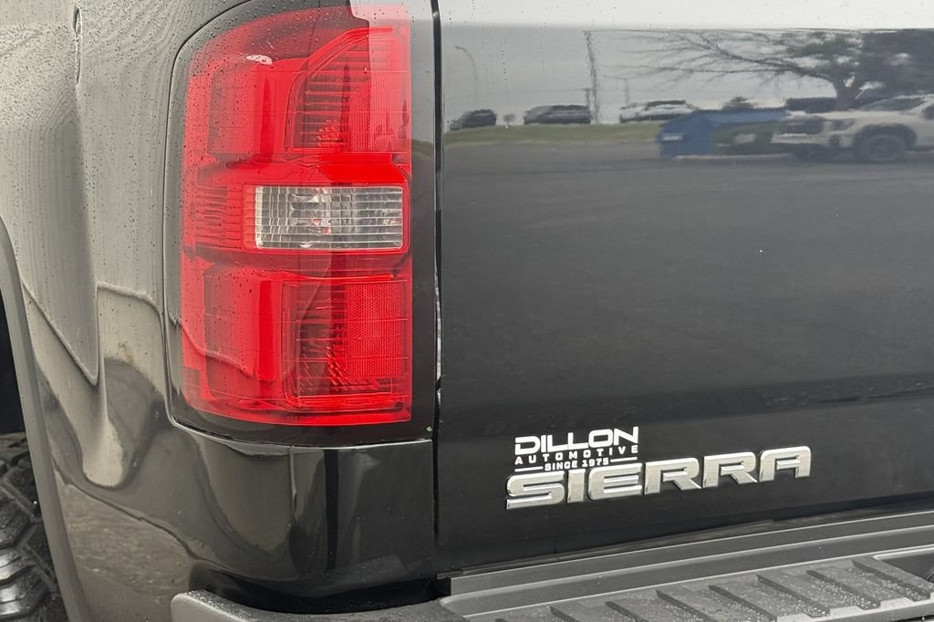 Used 2015 GMC Sierra 2500 Denali w/ Suspension Package, Off-Road AWD/4WD image 24