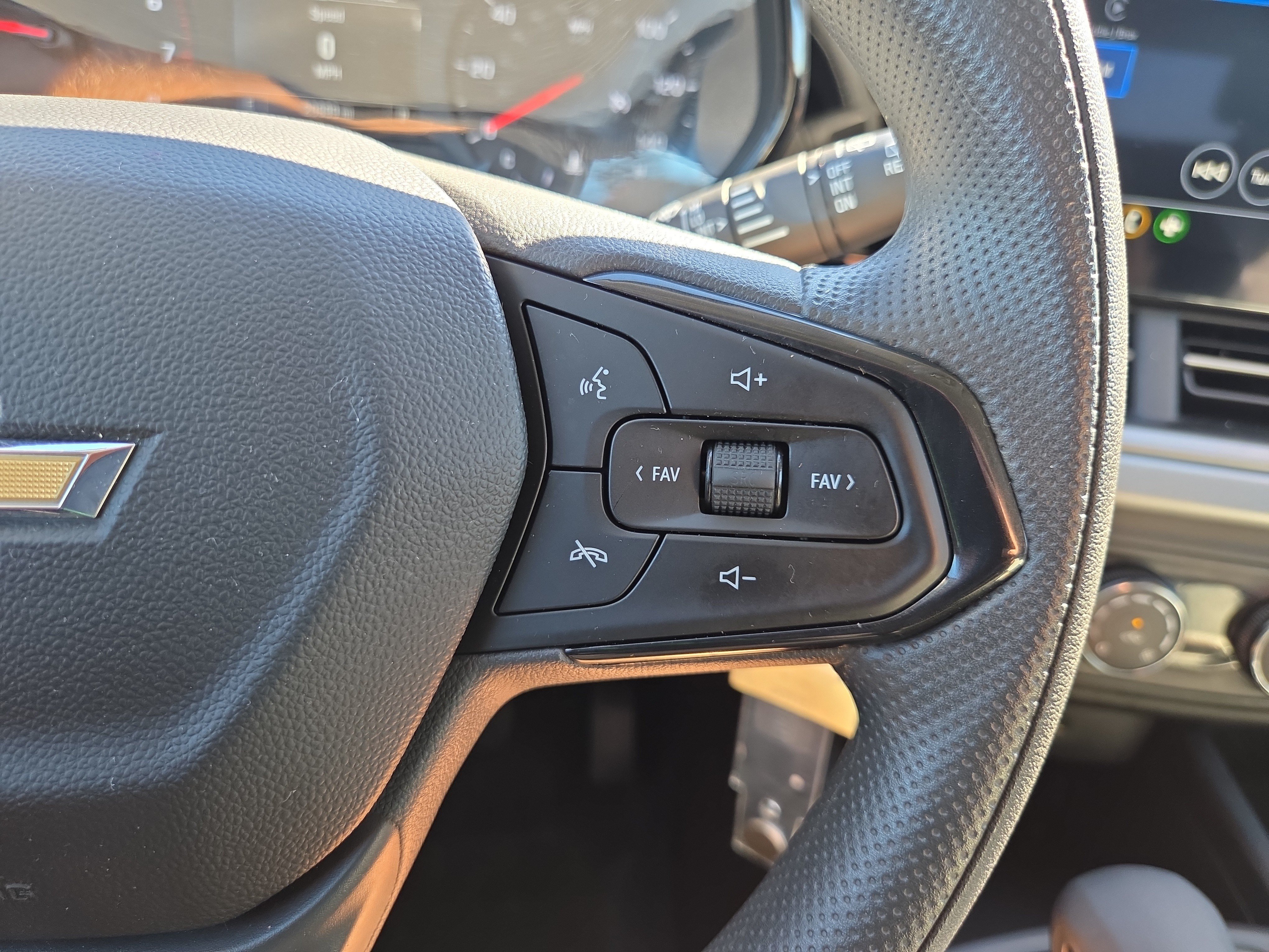 Used 2026 Chevrolet Trax LS FWD image 12