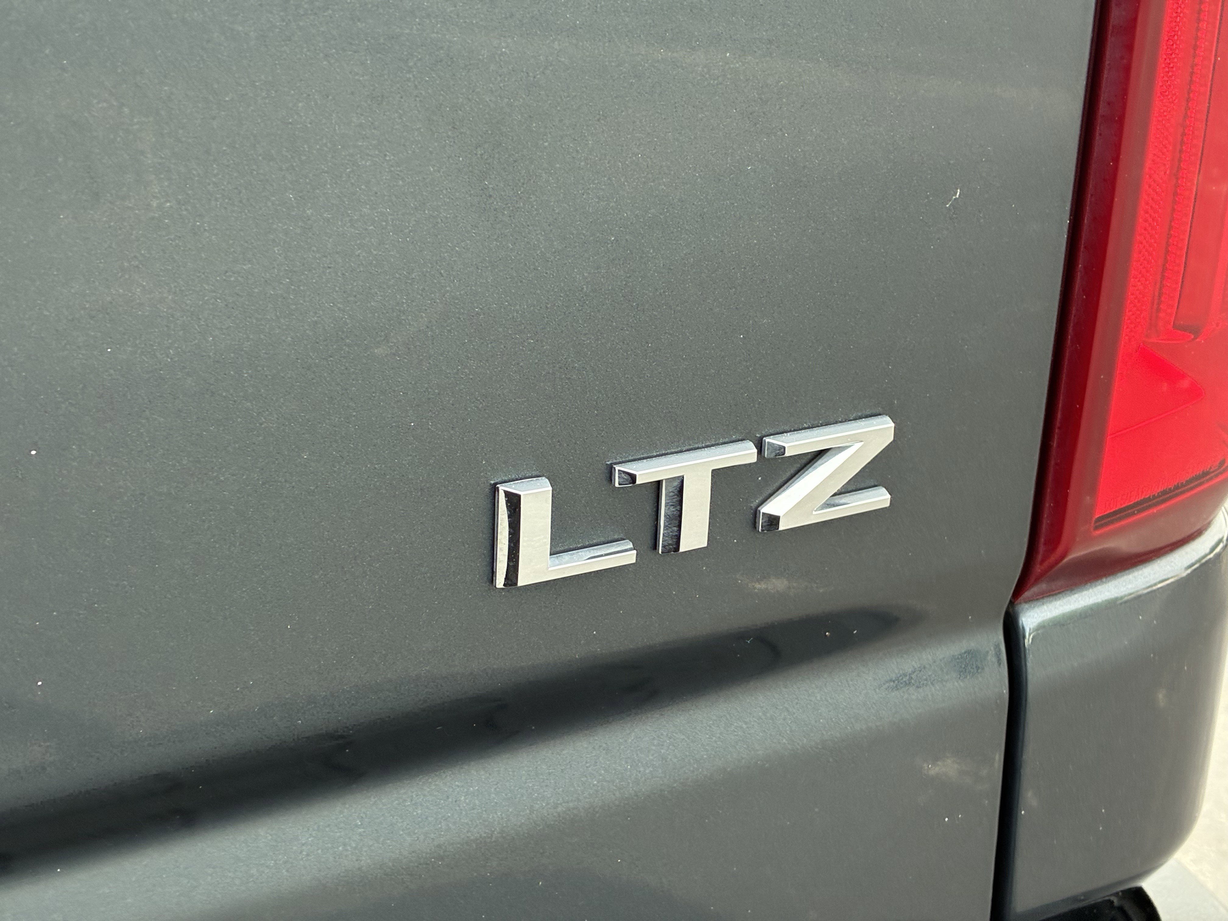 Used 2020 Chevrolet Silverado 2500 LTZ w/ LTZ Premium Package AWD/4WD image 13