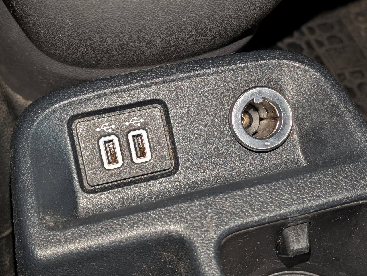 Used 2020 Ford Transit Connect XL image 34