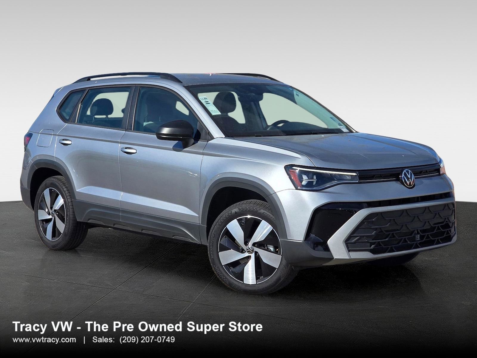 Used 2025 Volkswagen Taos S AWD/4WD image 1