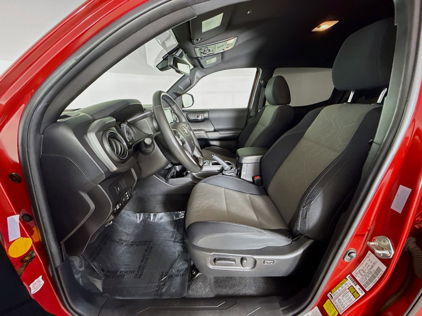 Used 2022 Toyota Tacoma TRD Off-Road w/ Technology Package image 19