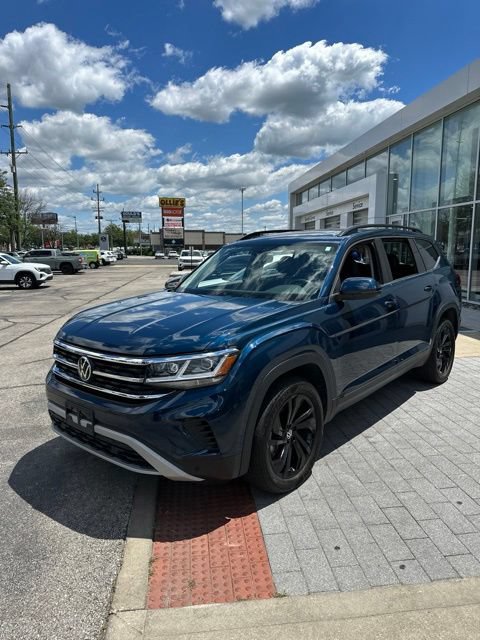 Used 2023 Volkswagen Atlas SE w/ Panoramic Sunroof Package FWD image 16