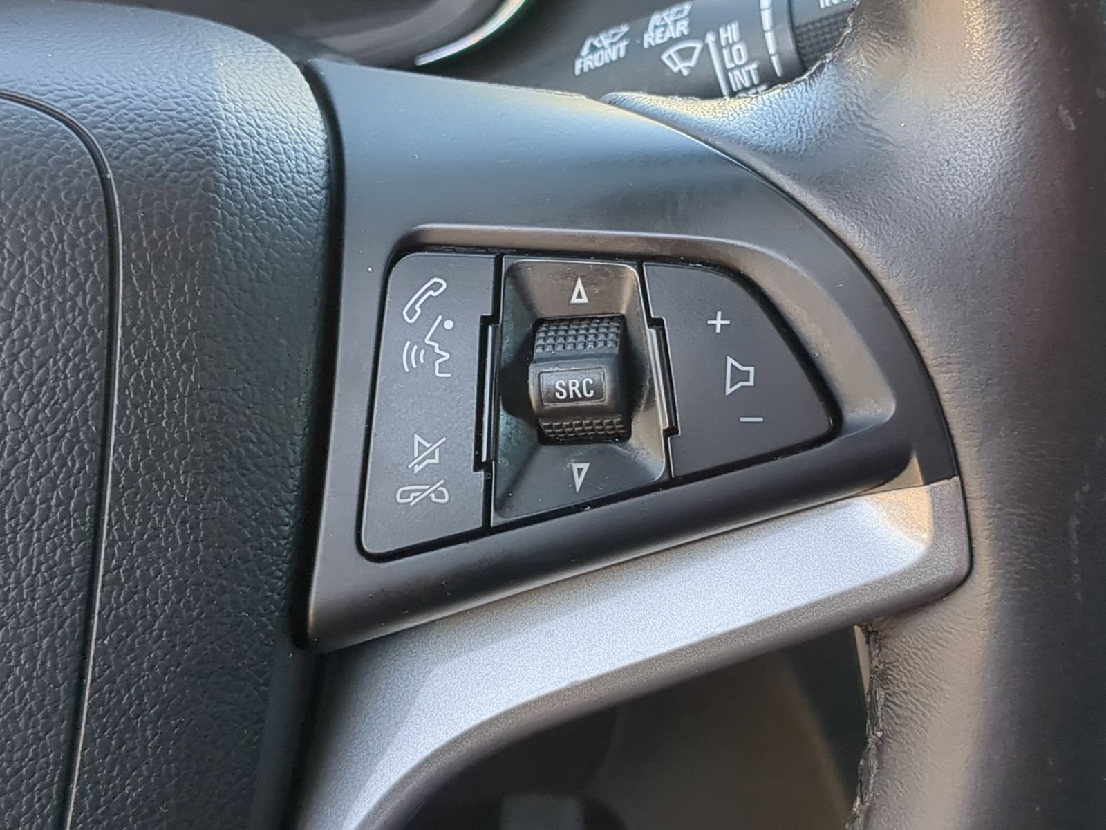 Used 2019 Chevrolet Trax LT w/ LT Convenience Package image 29