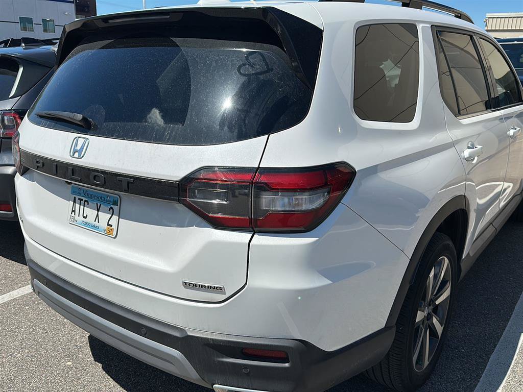 Used 2024 Honda Pilot Touring image 10