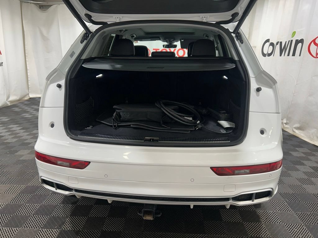 Used 2020 Audi Q5 e Premium Plus w/ Premium Plus Package AWD/4WD image 17