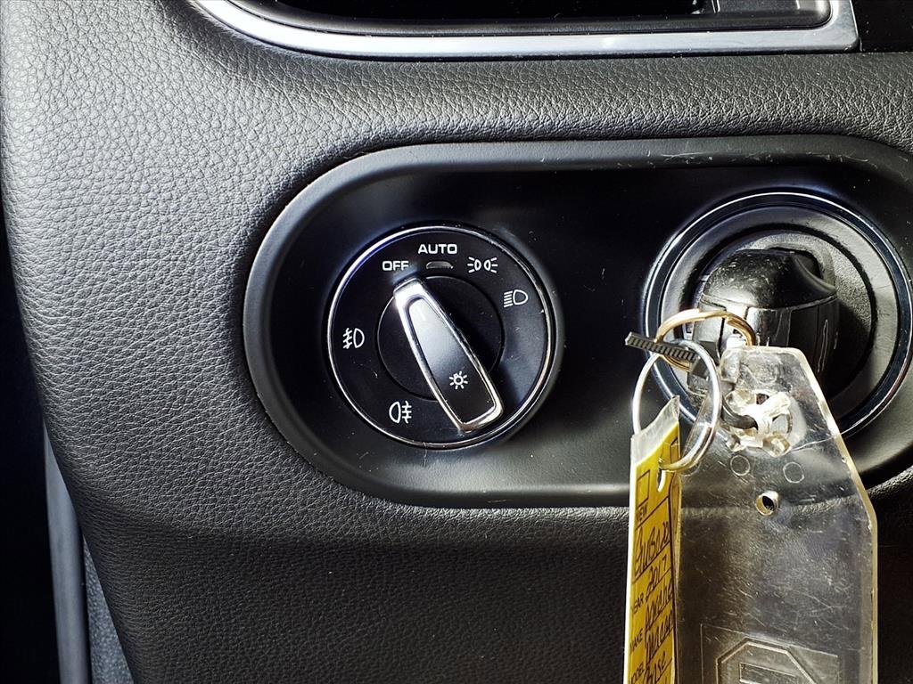 Used 2017 Porsche Macan image 24