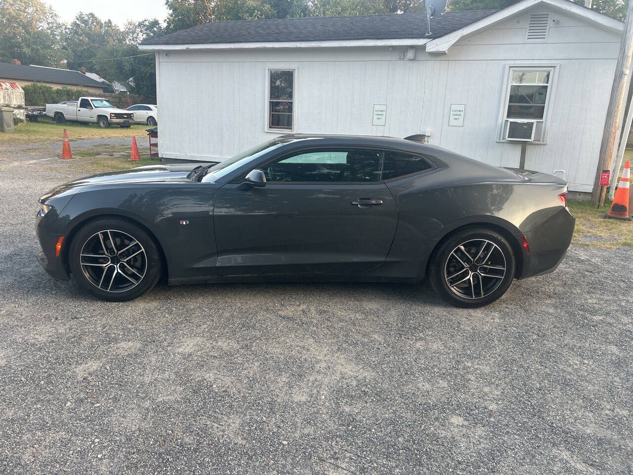 Used 2017 Chevrolet Camaro LT w/ Technology Package RWD image 17