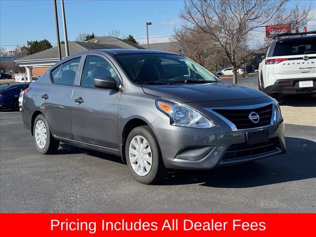 Used 2019 Nissan Versa S FWD image 1