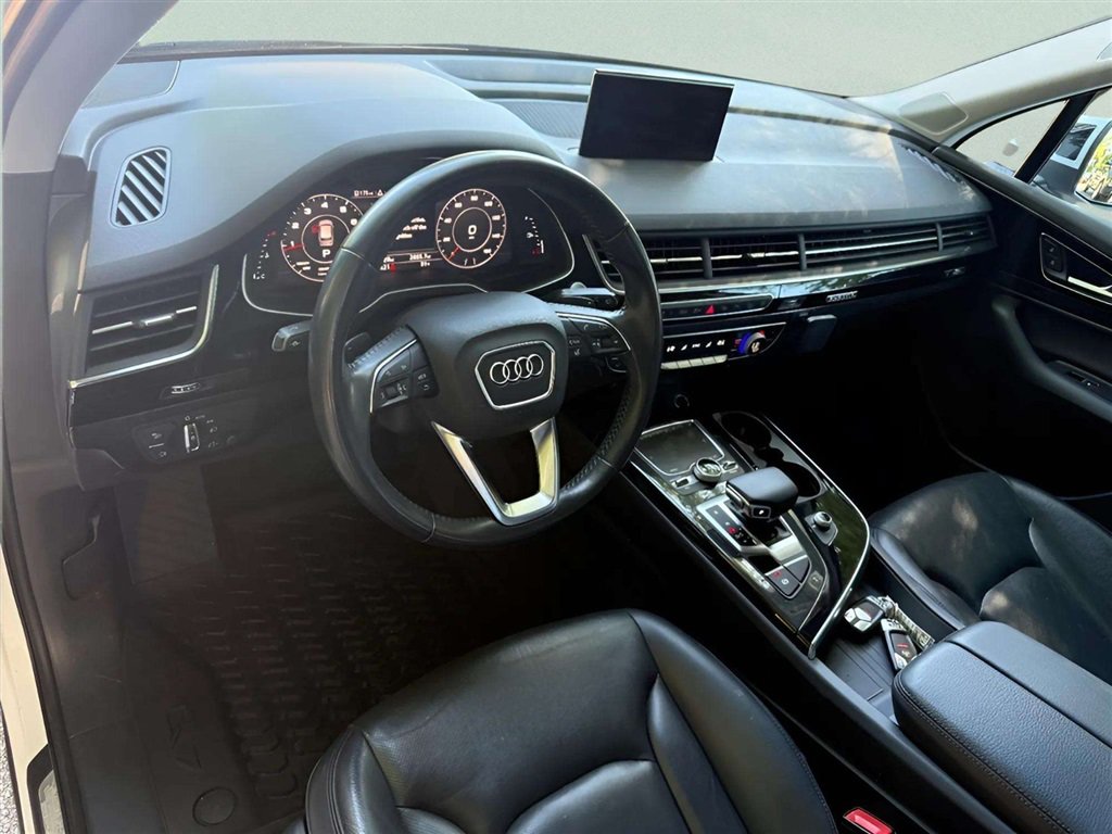 Used 2019 Audi Q7 3.0T Premium Plus w/ Premium Plus Package AWD/4WD image 10
