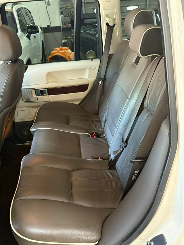 Used 2010 Land Rover Range Rover HSE AWD/4WD image 27
