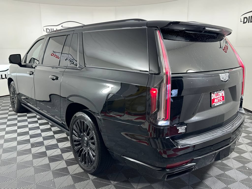 Used 2021 Cadillac Escalade ESV Sport Platinum AWD/4WD image 4