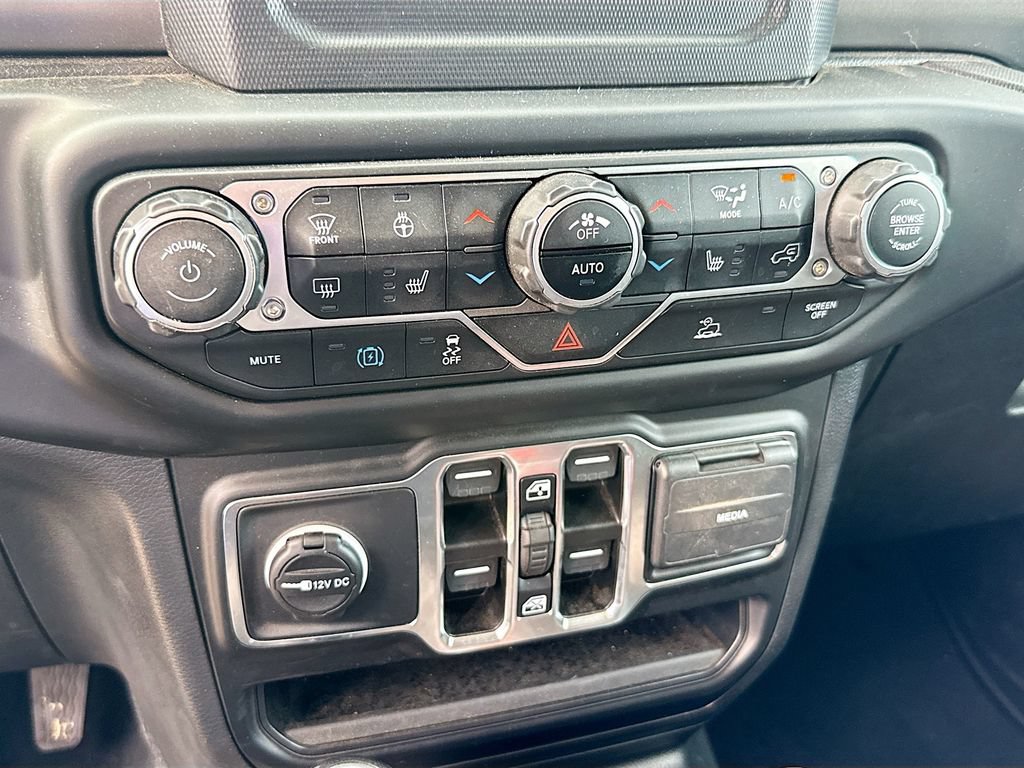 Used 2023 Jeep Wrangler Unlimited w/ Cold Weather Group AWD/4WD image 15