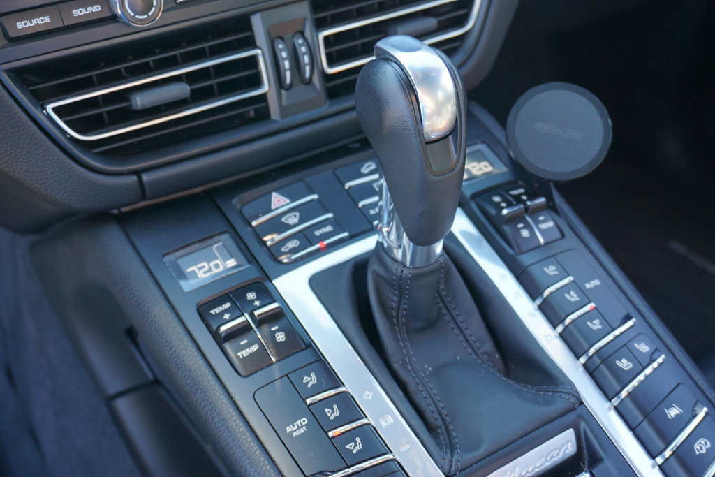 Used 2021 Porsche Macan GTS AWD/4WD image 21