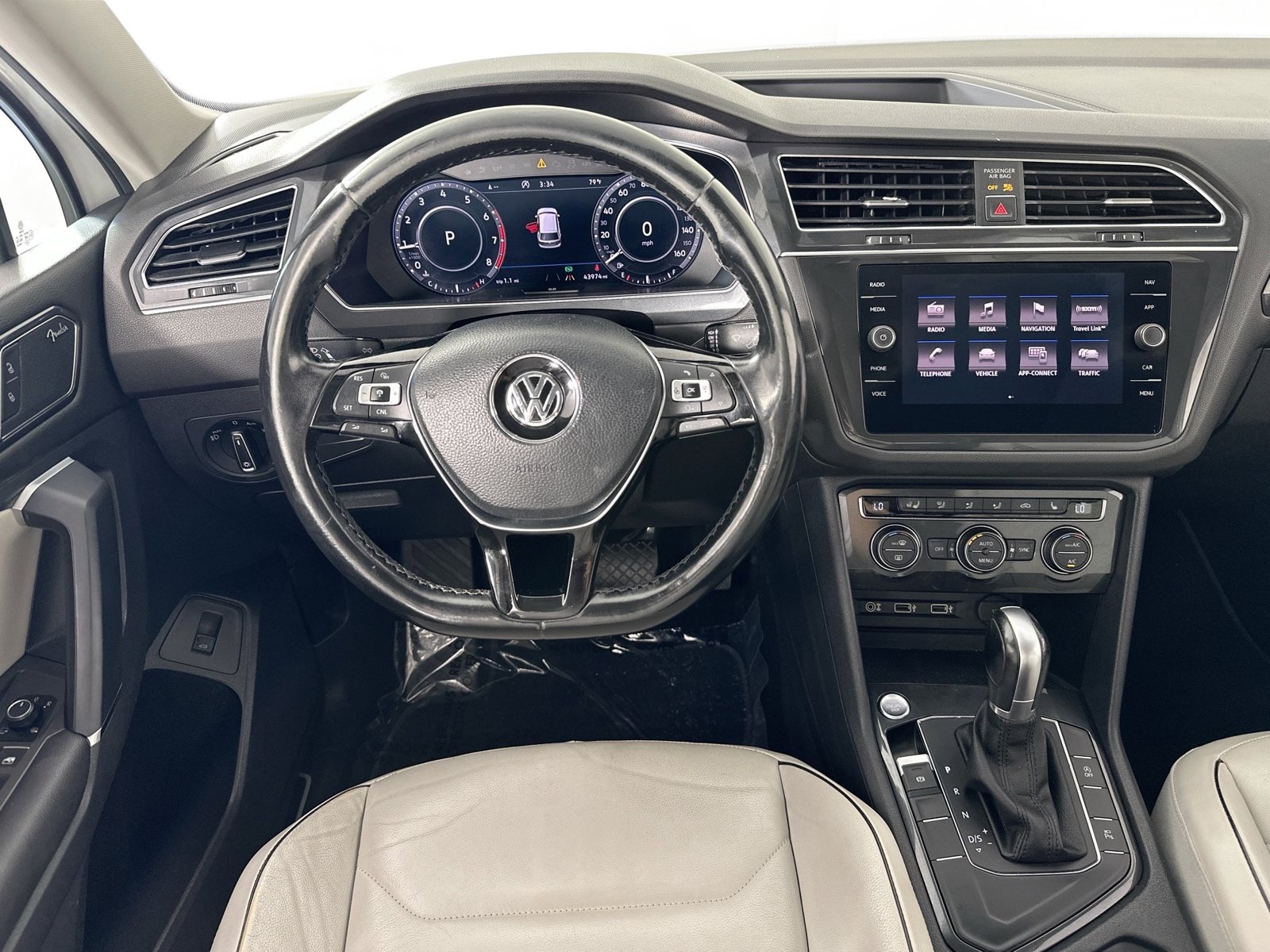 Used 2018 Volkswagen Tiguan SEL Premium FWD image 23