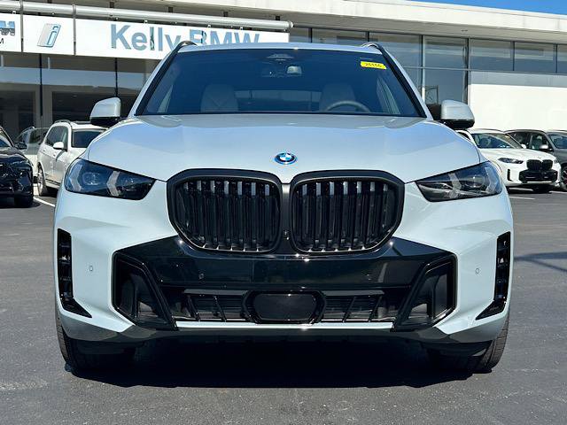 New 2026 BMW X5 xDrive50e w/ M Sport Package image 2