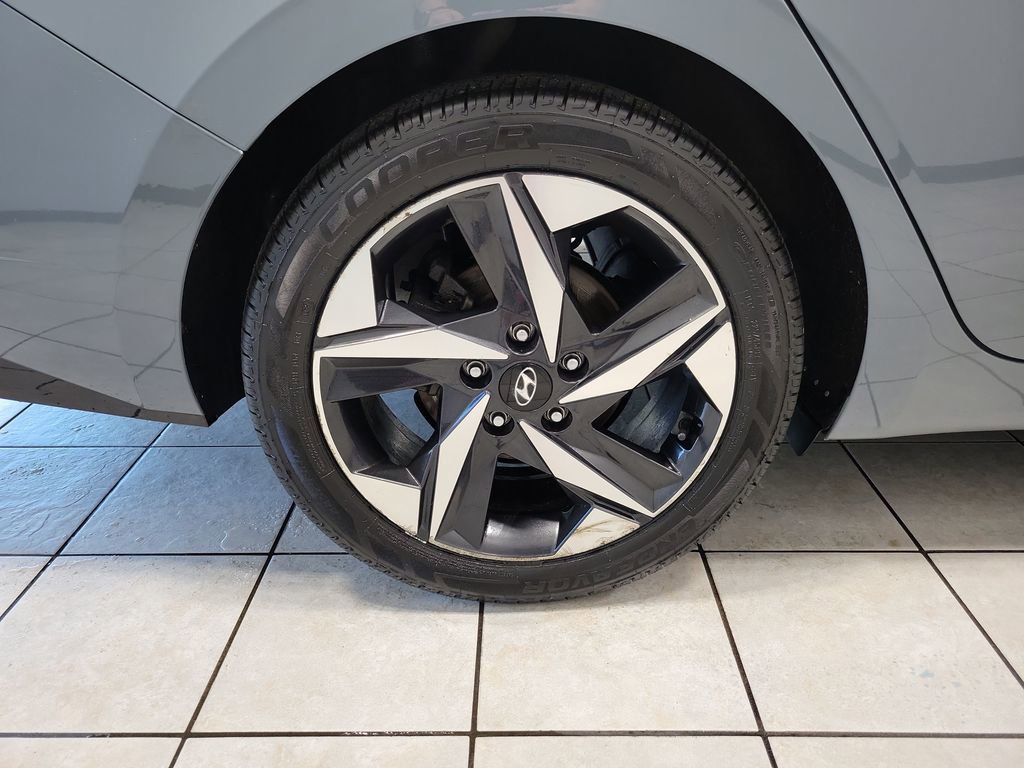 Used 2023 Hyundai Elantra Limited w/ Cargo Package FWD image 45