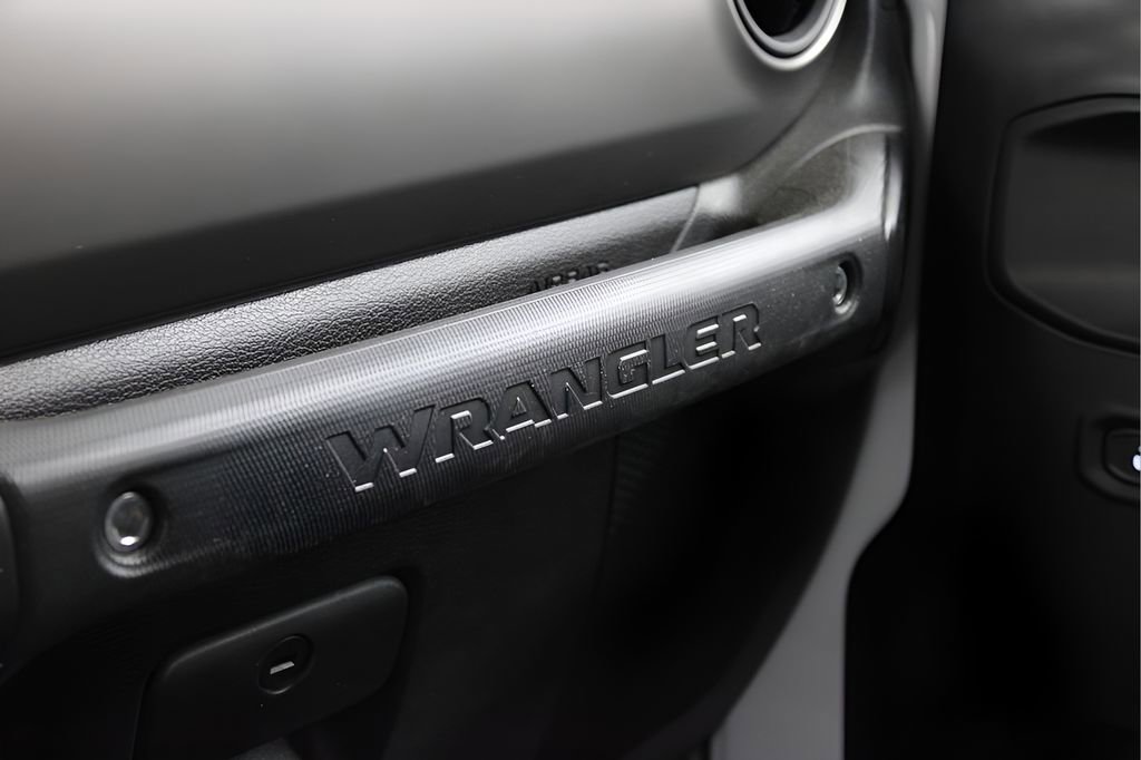 Used 2022 Jeep Wrangler Unlimited Sport AWD/4WD image 31