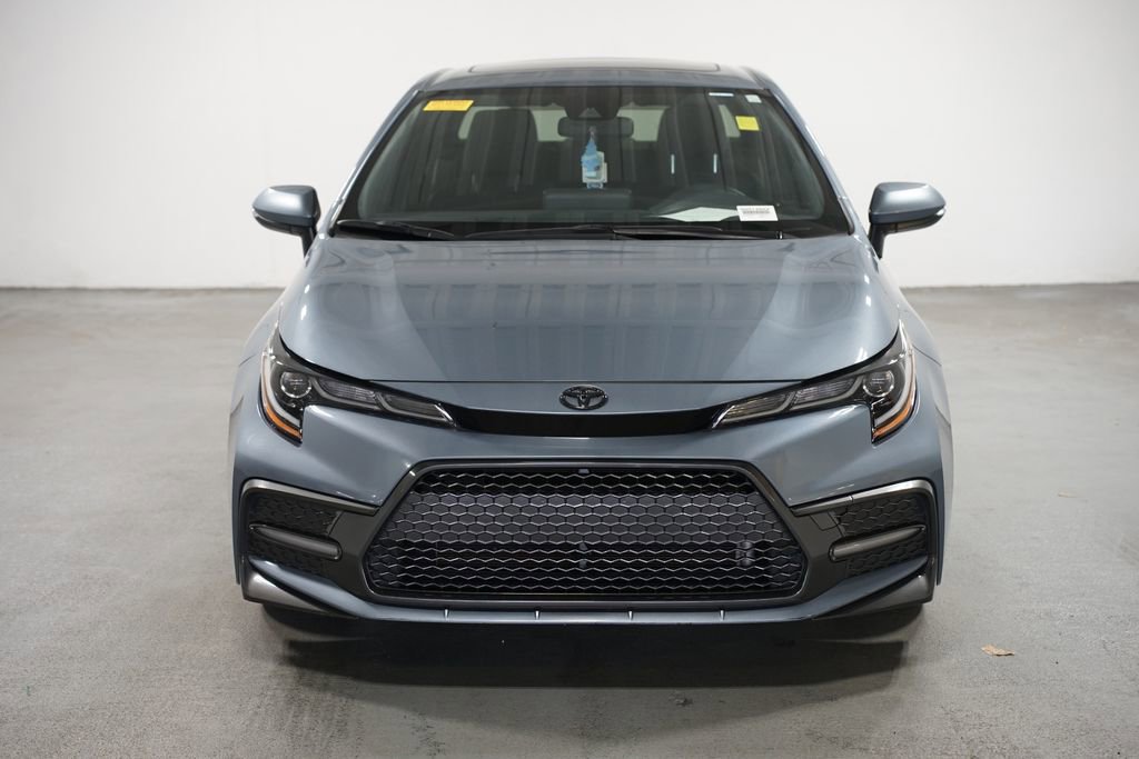 Used 2022 Toyota Corolla SE w/ SE Premium Package image 2