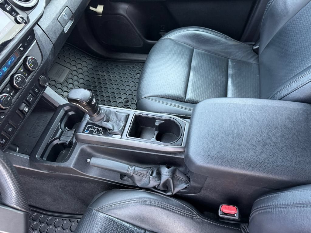 Used 2021 Toyota Tacoma TRD Sport AWD/4WD image 18